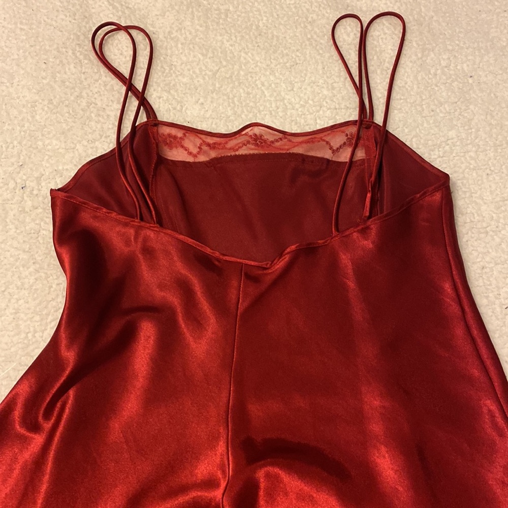 Lingerie - Picture 4 of 5